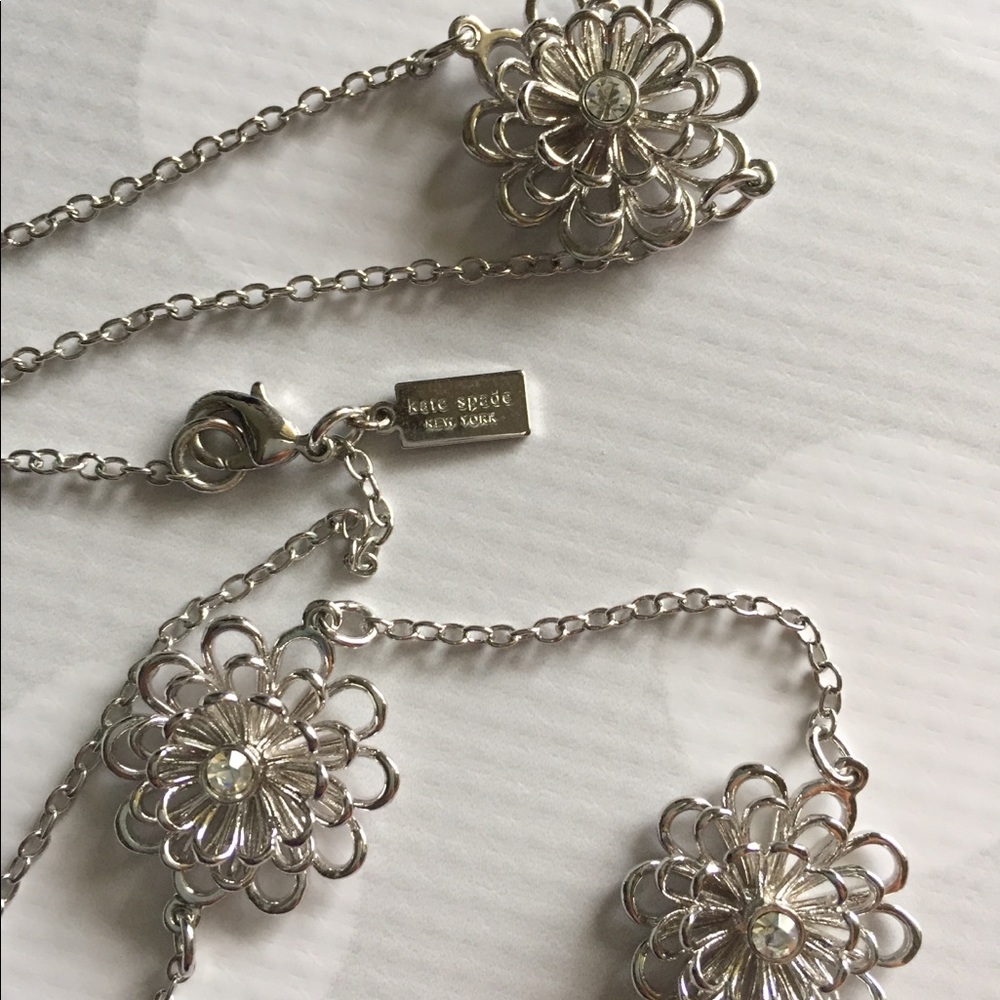 Kate Spade - Daisy silver necklace